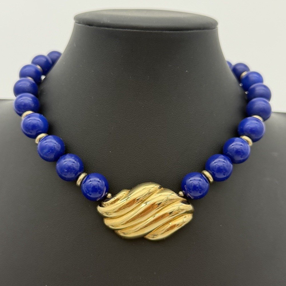 Vintage Signed Avon Blue Bead and Gold Tone Swoosh Pendant Choker Necklace